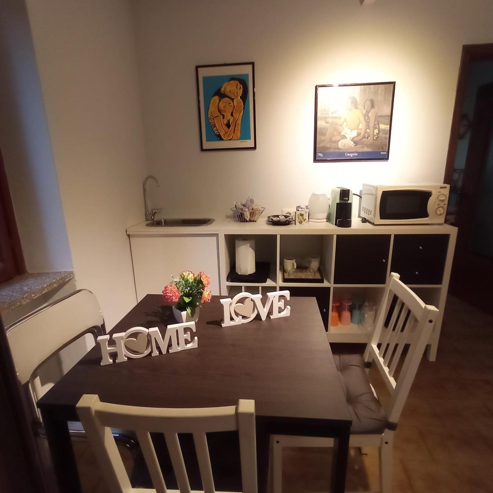 Mamma Mia Bed And Breakfast Uggiate Eksteriør billede